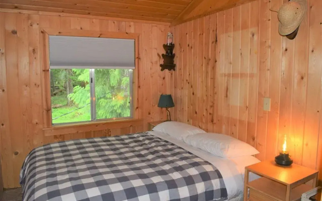 Cowlitz River Cabin