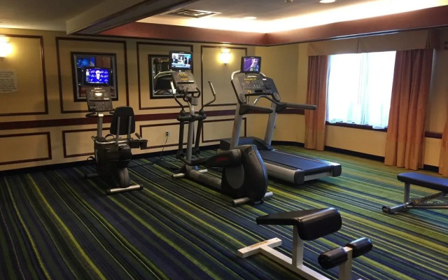 Courtyard By Marriott Boston Revere Hotel