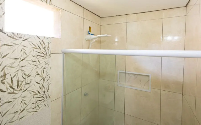 Casa com Piscina e Churrasqueira em Arembepe