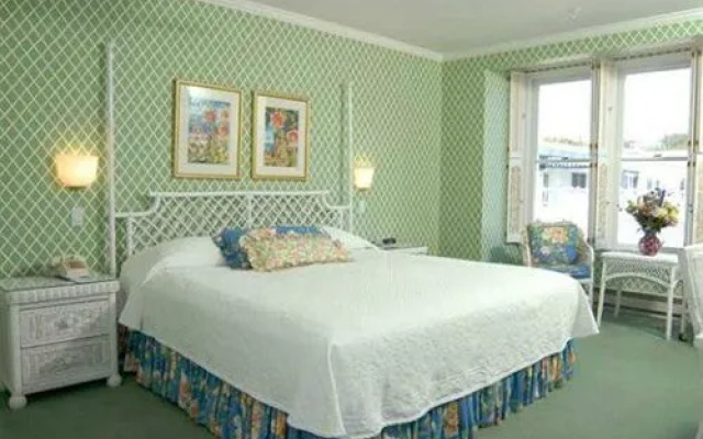 Hotel Iroquois