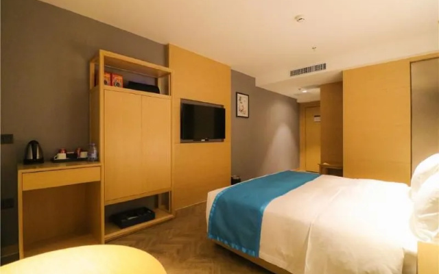 Palace Hotel (Beijing National Stadium-Birds Nest Asian Games Village)(朗丽兹酒店(北京鸟巢亚运村店))