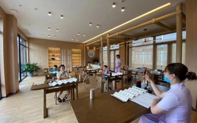 Zhenjiang Jurong  Langyue Star Hotel (Baohuashan Scenic Area)