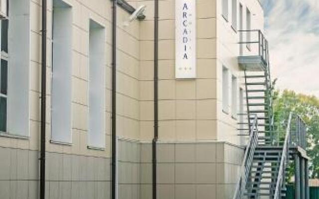 Гостиница Arcadia Hotel в Кемерово 1 отзыв об отеле, цены и фото номеров - забронировать гостиницу Arcadia Hotel онлайн вид на фасад