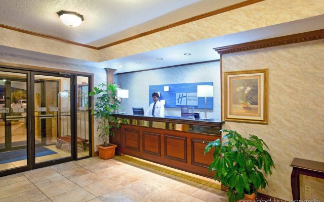Holiday Inn Express HUNTINGTON