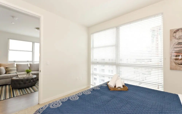 Downtown LA Penthouse Convention Suite
