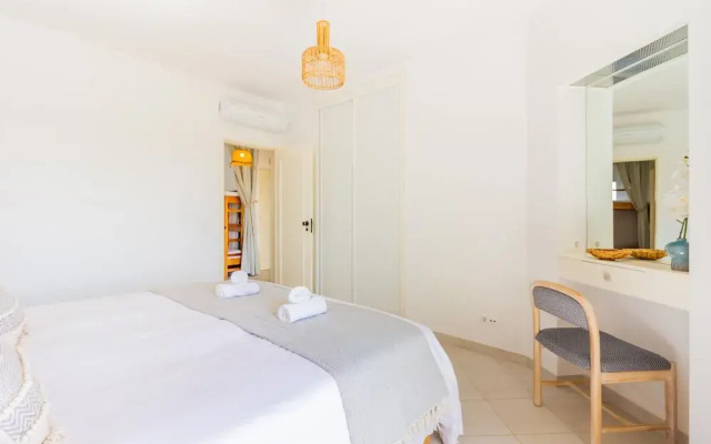 Clube Albufeira, Family Holidays with Pool View