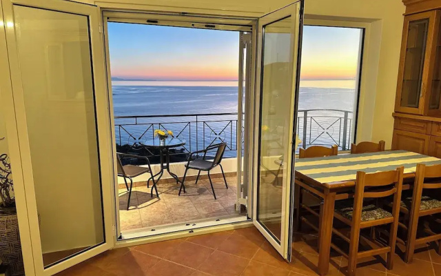 Roomers Himara