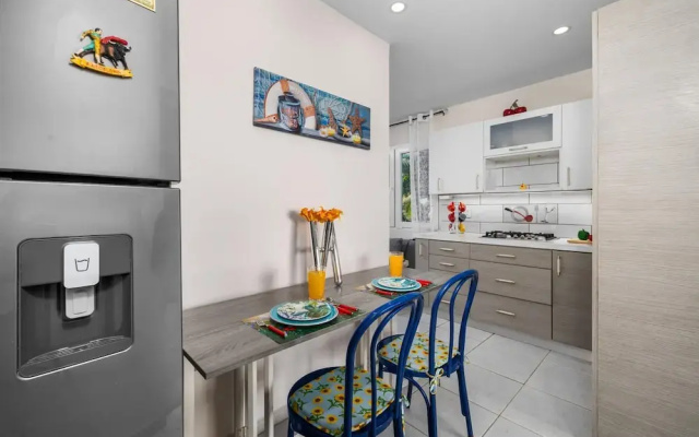 Charming Cozy Studio With Patio Near the Beach