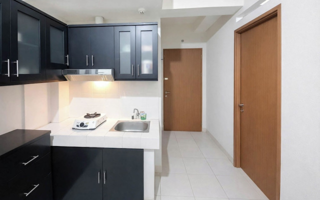 Homelike And Minimalist 2Br At Apartment Pinewood