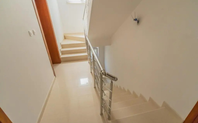 GREJM Lux Family Apartments
