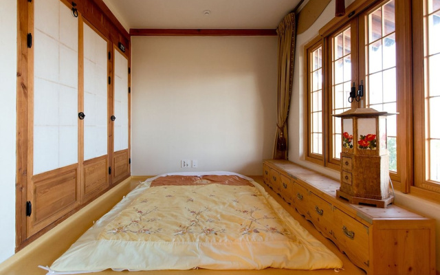 Hanok Hotel Odongjae