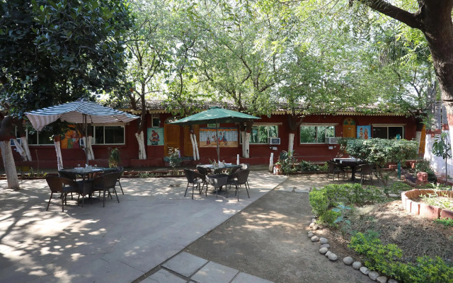 Collection O 29068 The Green Petal Resort