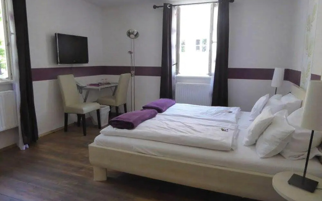 Hotel DAH-Inn