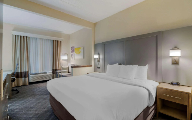 Comfort Suites