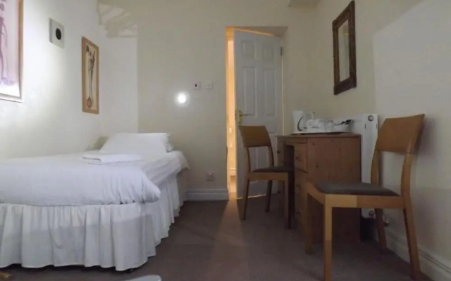 OYO Prestwick Airport Hotel