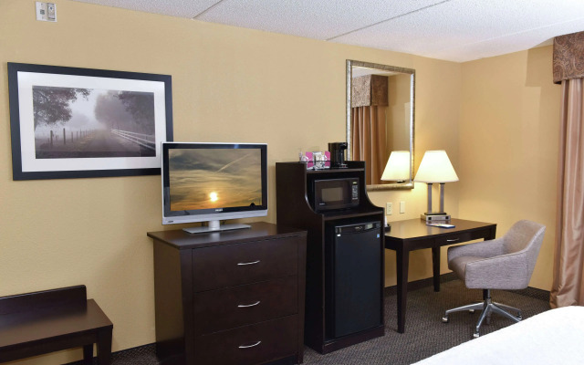 Hampton Inn & Suites Alexandria