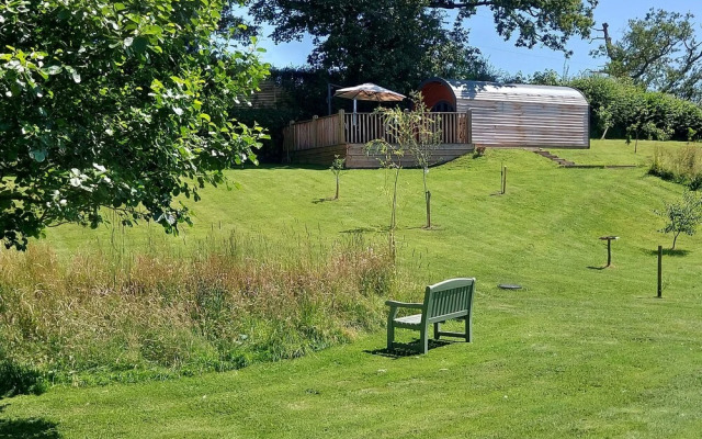 Cilsane Lodges- Teilo With hot tub
