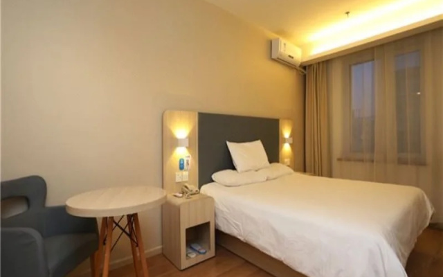 YiJu Hotel (Kaiyuan Jiefang Road)