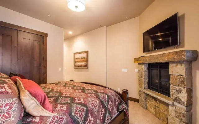 Park City Townhouse w/ Luxurious Amenities!