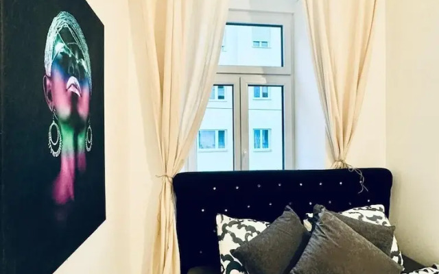 Comfortable 2BR Retreat Near Stadthalle