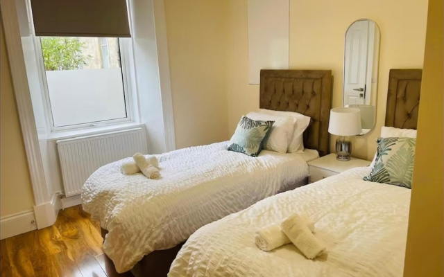 Near Hampden - Parking - Wifi - Sleeps 6