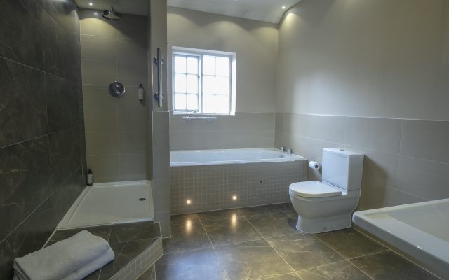 Crabwall Manor Hotel & Spa
