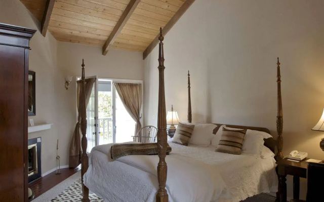 Merritt House Hotel