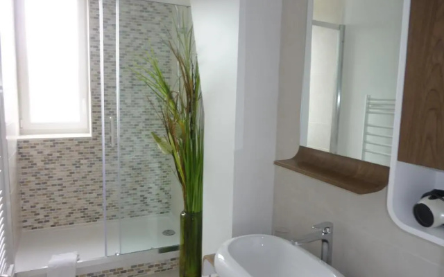 Brest Suite Home
