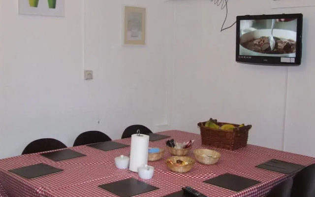 Cedars House Hotel