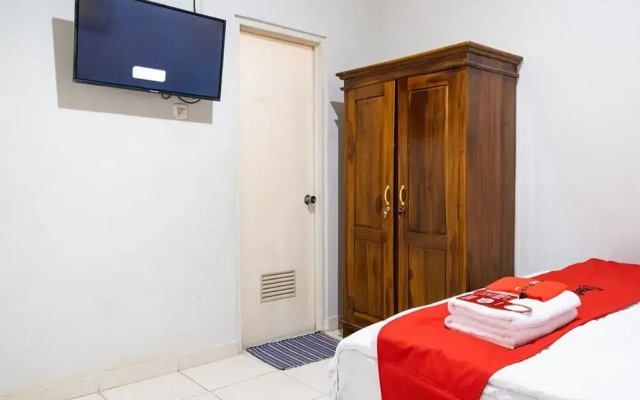 RedDoorz Syariah near Grand Kota Bintang