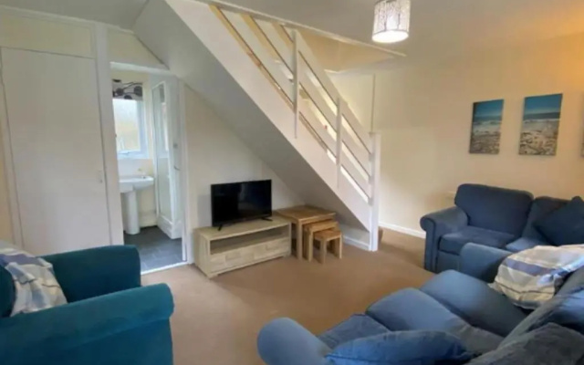 Trevithick Cottage Sleeps 6, Dog Friendly, Parking