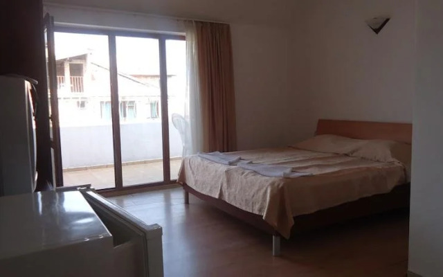 White Rose Family Hotel