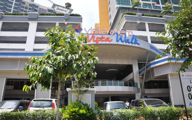Lawang Suite 1 Bedroom Corner Apartment