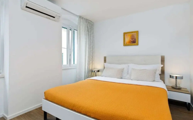 Dominus, Modernly Decorated Suite in City Center