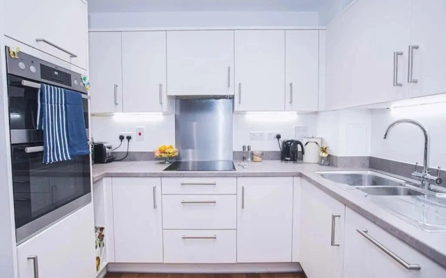 Stylish Brixton 2 bed / 2 bath by Pop Brixton