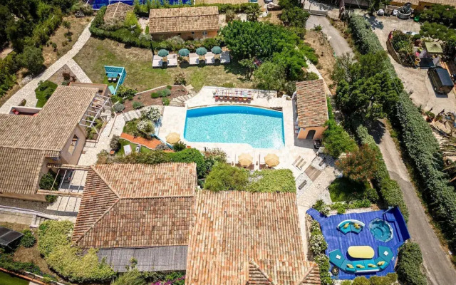 Splendid Flat in Provencal Villa 1br/3p