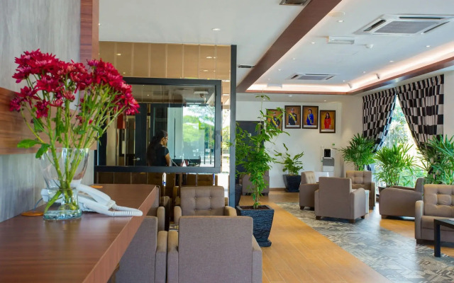 OYO 292 Stella Hotel