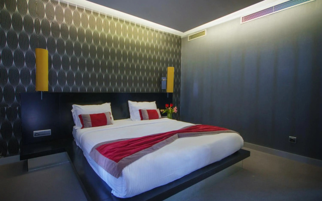 Vernazza Suites Hotel