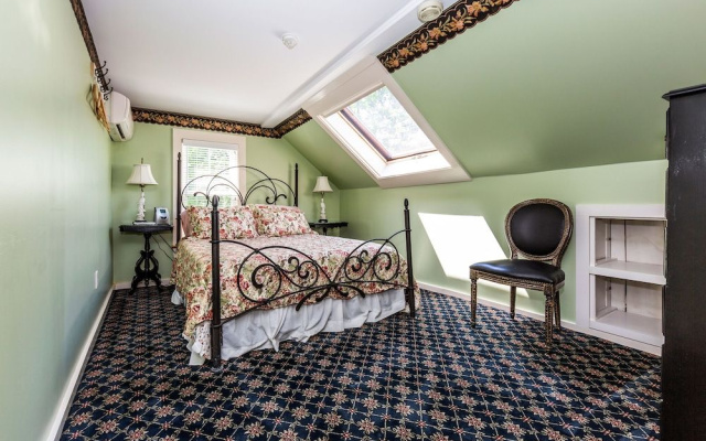 The Elmhurst Inn