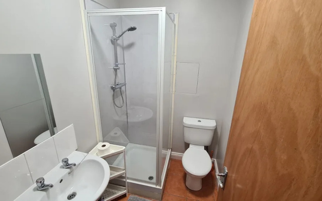 Waterworks En Suite Rooms with Private Living Room
