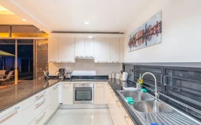 *Luxury 4BR Villa with Pool & Golf Views V145