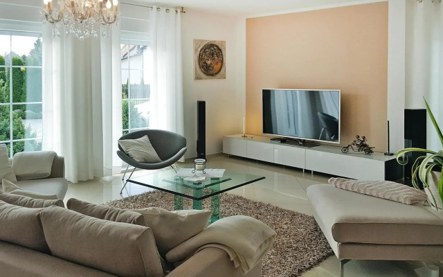 Large, Comfortable Holiday Villa, Private Garden