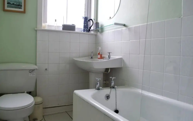 Spacious 1 Bedroom Stockbridge Flat