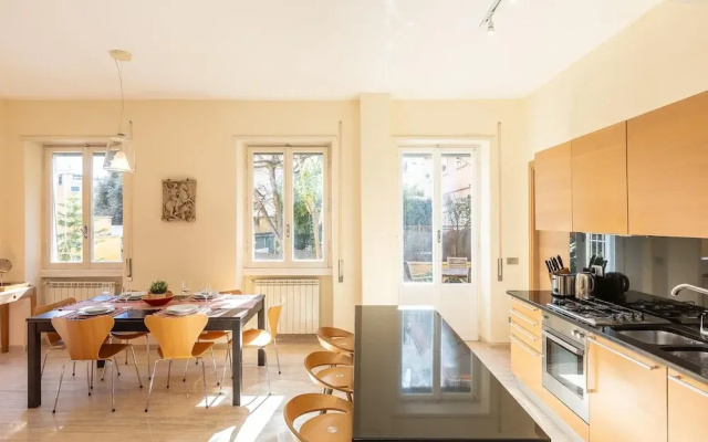 Rental in Rome Pateras Garden Apartment