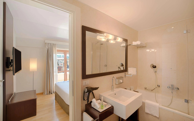 Отель NH Collection Roma Giustiniano