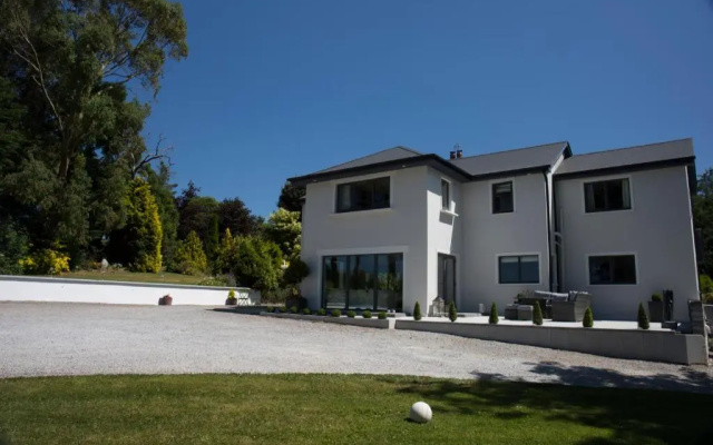Inch View Lodge