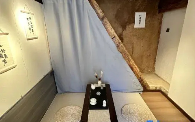 Shaxi Ancient Town Free Hand Star Picking Homestay