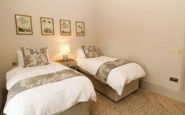 Chatsworth Suite