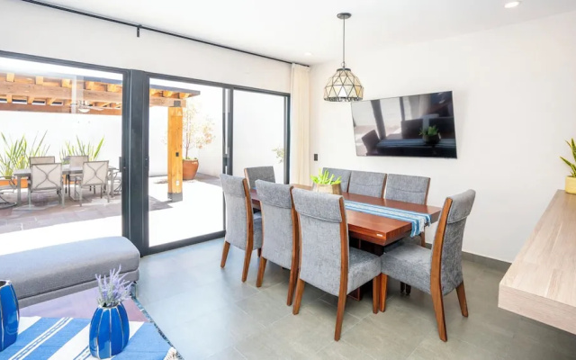 4BR Private Sanctuary with Pools and Gym