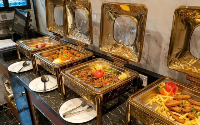 Dan Golden Hotel & Lounge